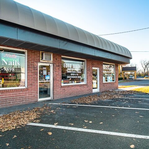 800 SF, High Visibility on Williston Road